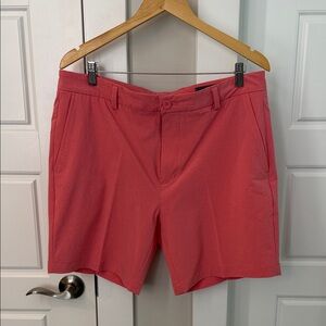 LIKE NEW Vineyards Vine Break Shorts